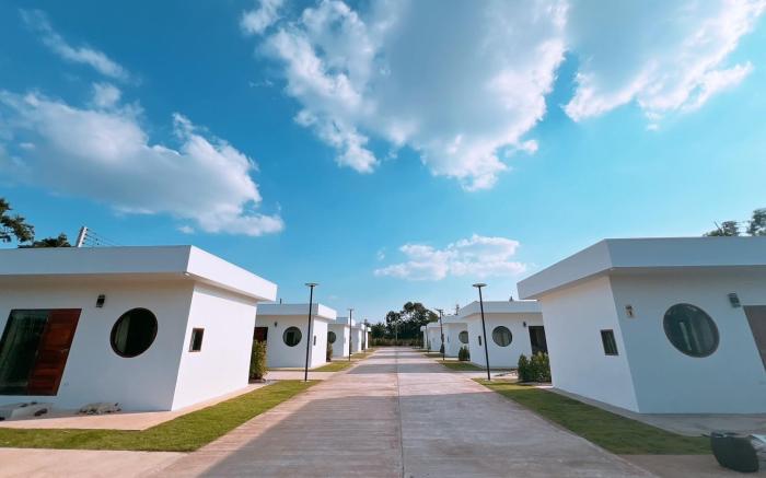 De Minimal Cafe & Resort