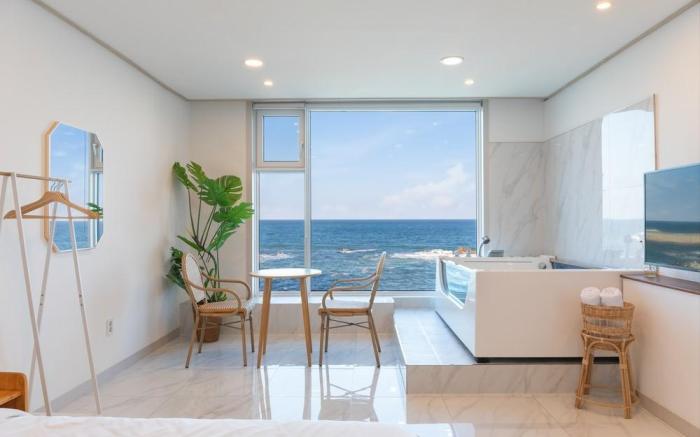 Gangneung Way Blue Spa Pension