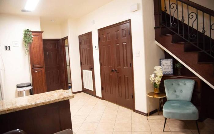 BD 2BT town suite minutes away Medical Center