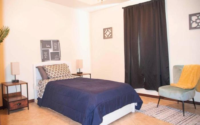 BD 2BT town suite minutes away Medical Center