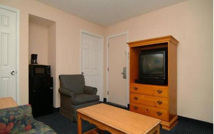 Ocean Crest Inn and Suites