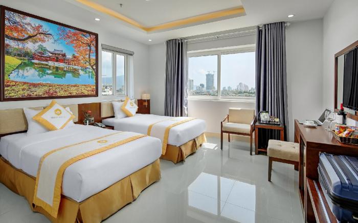 MERRY HOTEL