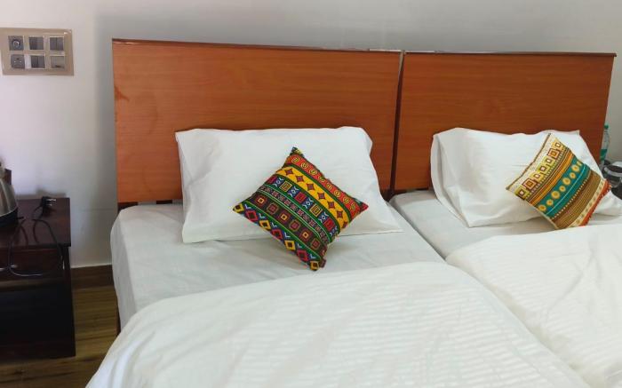 Tess Holistay  Deluxe Room No 7 with balcony 