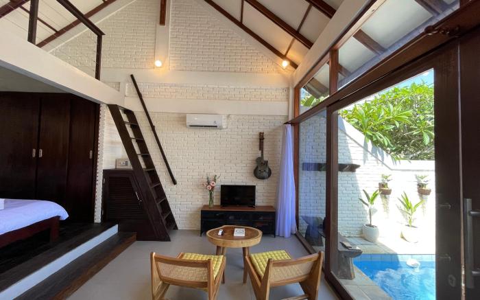 Surfside studio villa
