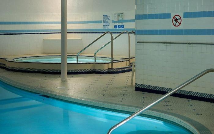 Royal Scot Hotel & Suites