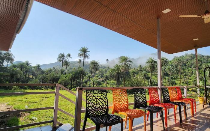 Palm valley farmhouse 