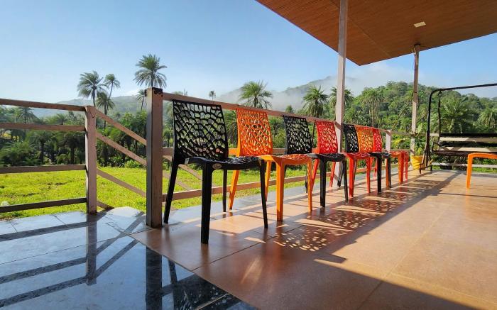 Palm valley farmhouse 