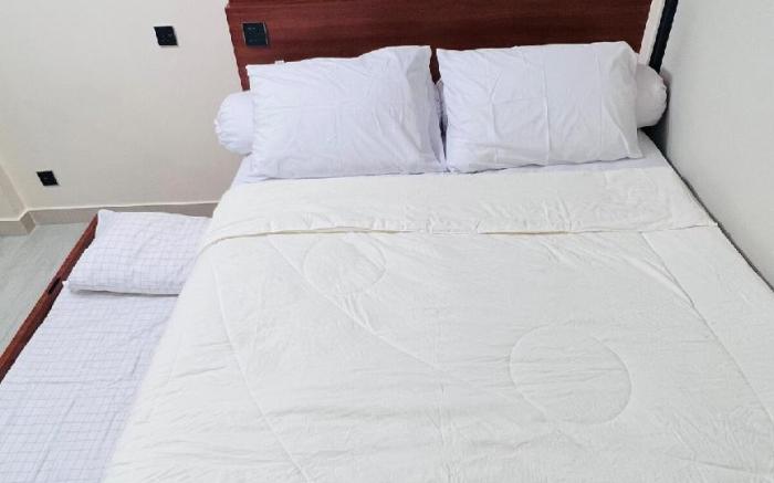 Meisterstadt Pollux 1 Queen Bed with 1 Single bed