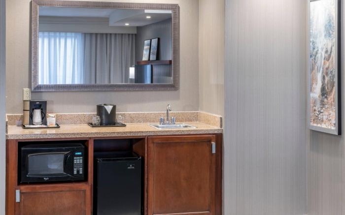 Courtyard by Marriott West Orange