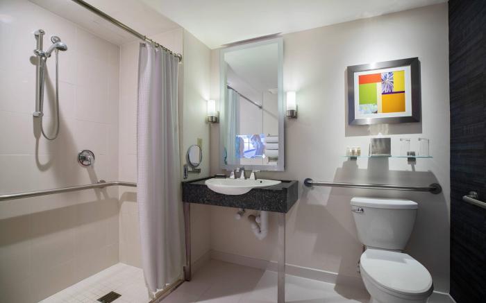 Renaissance Schaumburg Convention Center Hotel