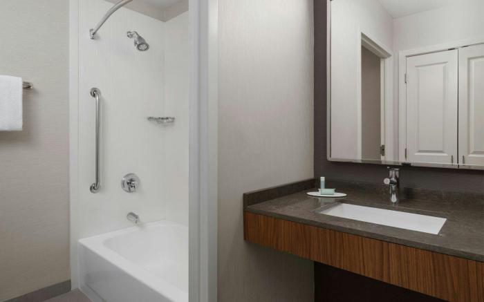 Courtyard by Marriott Charlotte City Center