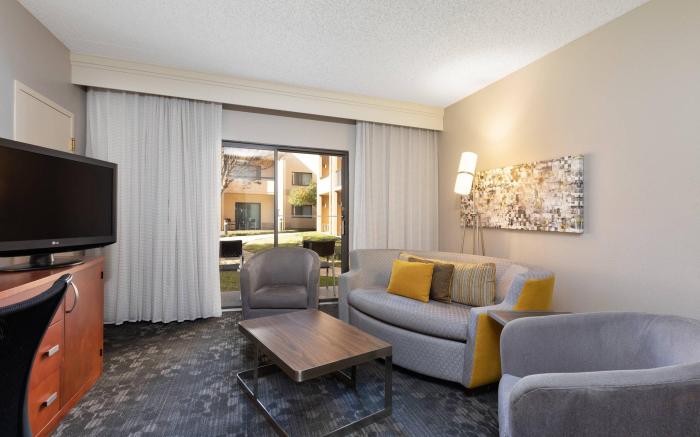 Courtyard by Marriott Dallas-Fort Worth/Bedford