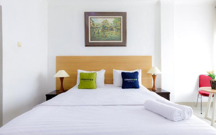 Urbanview SRB Near Mall Ciputra Cibubur