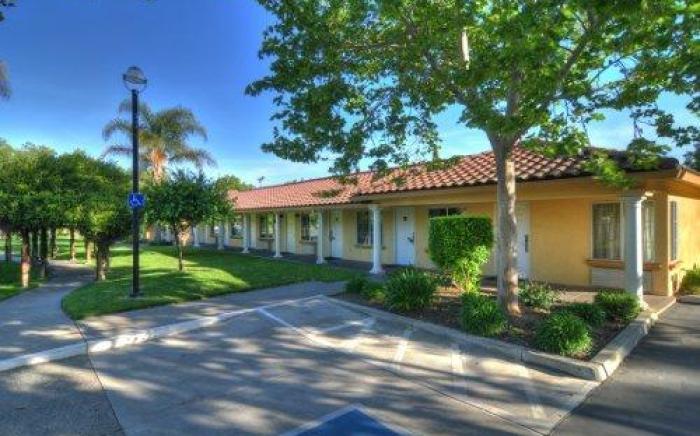 University Park Inn & Suites