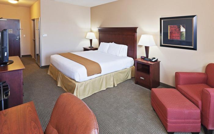 Holiday Inn Express & Suites Poteau By IHG