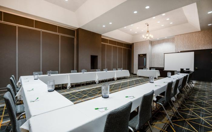 Holiday Inn & Suites Albuquerque Airport By IHG