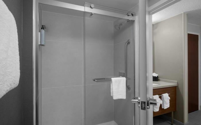 Courtyard by Marriott Charlotte Airport North