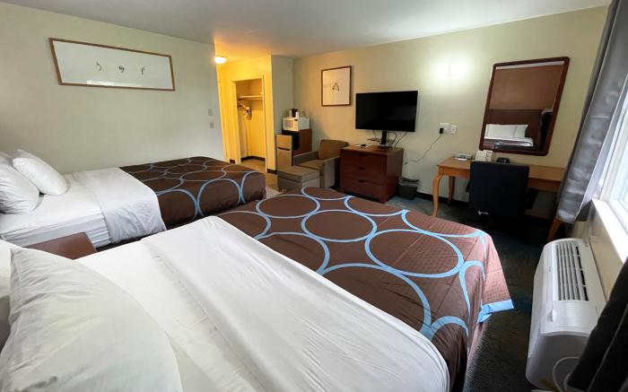 Red Carpet Inn and Suites Plymouth