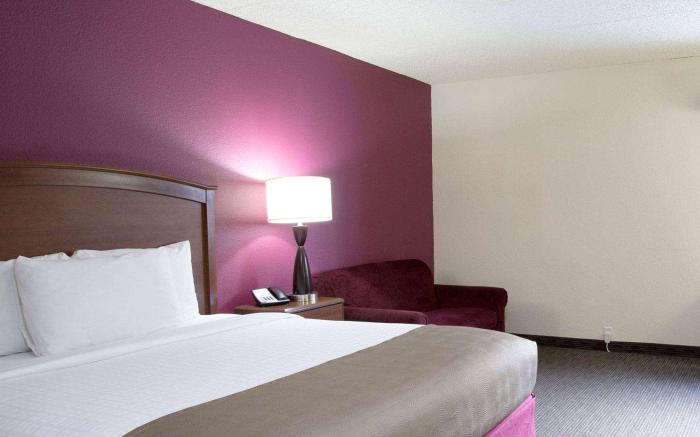 AmericInn by Wyndham Osceola