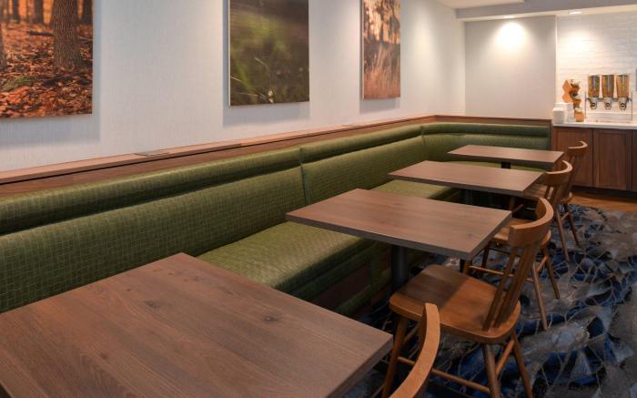 Fairfield by Marriott Inn & Suites Arlington Near Six Flags