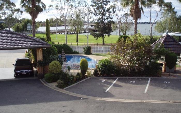 Lakeview Motel