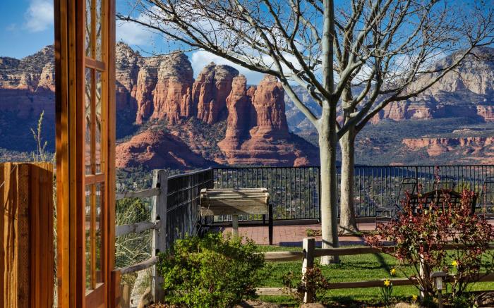 Sky Ranch Lodge