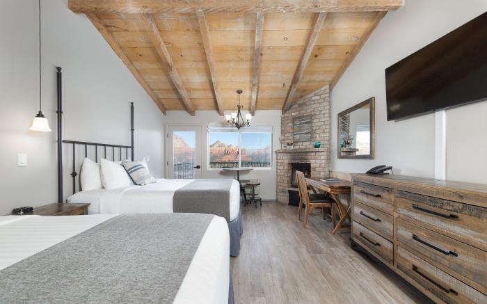 Sky Ranch Lodge