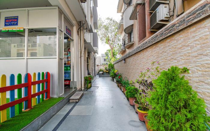 FabHotel New Annapurna Plaza - Nr. Axis Mall
