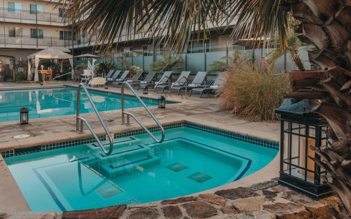 Marin Suites Hotel