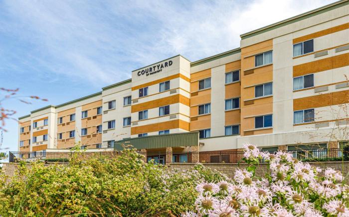 Courtyard by Marriott St. Louis St. Peters