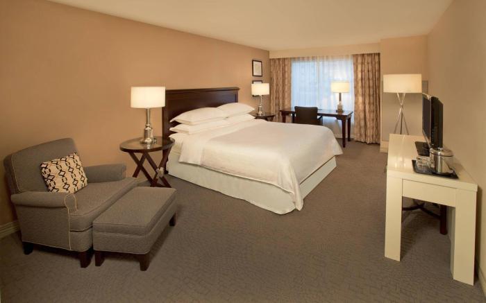 Sheraton Louisville Riverside Hotel