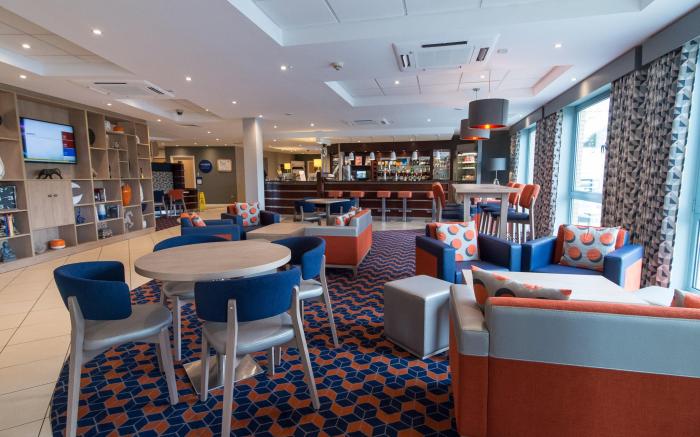 Holiday Inn Express Dunfermline By IHG