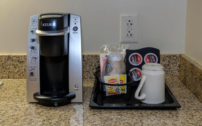 Red Roof PLUS+ & Suites Malone