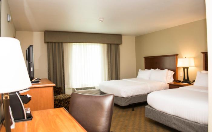 Holiday Inn Express Hotel and Suites Mason City By IHG