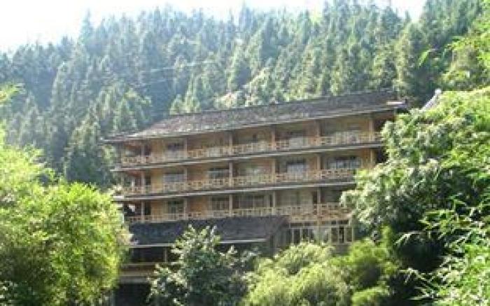 Dong Village Hotel