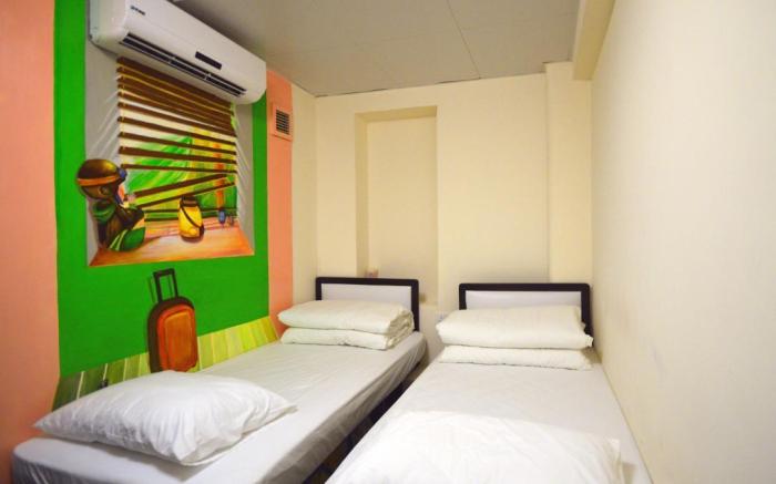 Alohas Hong Kong Hostel