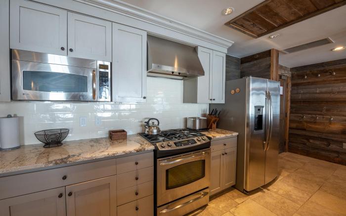 The Lodge at Mountaineer Square