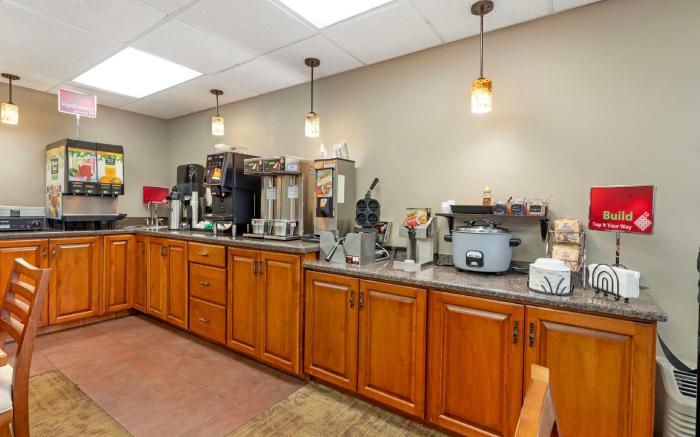 Best Western PLUS Concord Inn