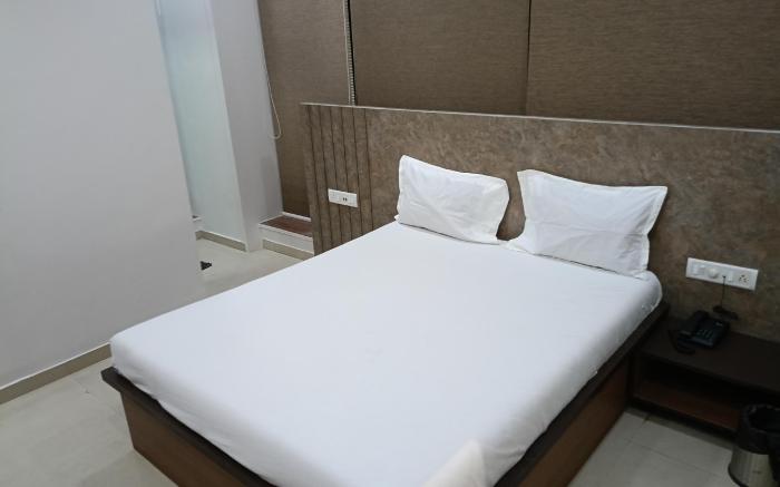 Hotel Ritz Vesu - Hotels in Vesu, Surat