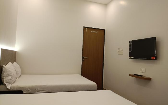 Hotel Ritz Vesu - Hotels in Vesu, Surat