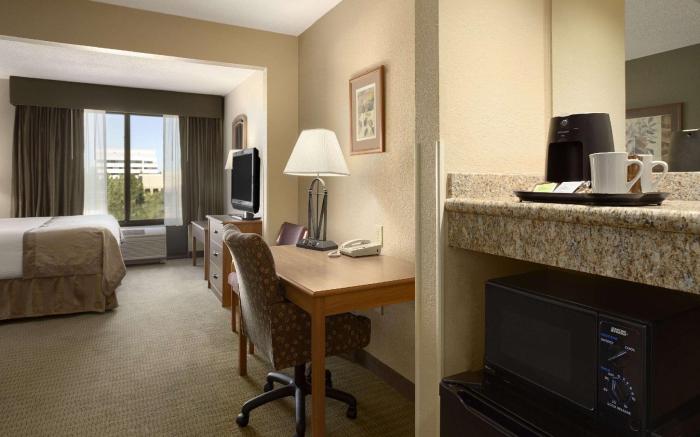 Wingate by Wyndham Little Rock