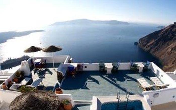 Vallas Apartments & Villas