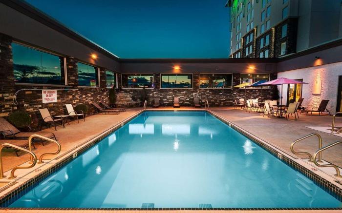 Carriage House Hotel & Conference Centre