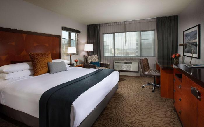 The Paramount Hotel Portland