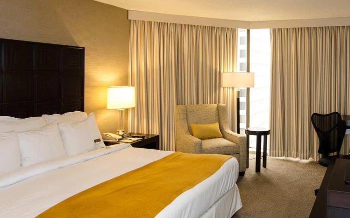 DoubleTree by Hilton Houston - Greenway Plaza Hotel