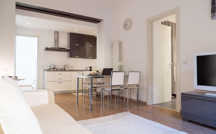 Charming Sempione Apartment