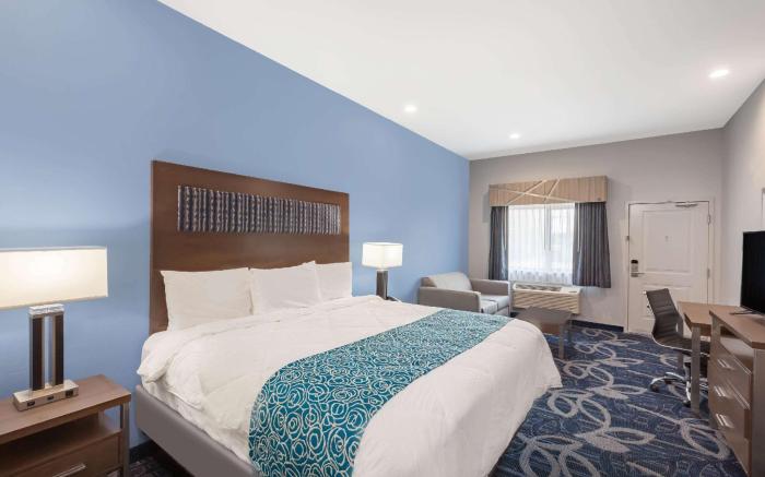 Baymont Inn & Suites Houston Hobby Airport