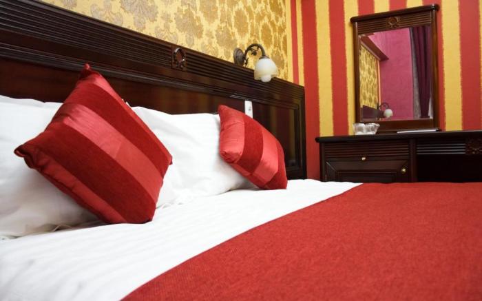 Daily Plaza Hotel