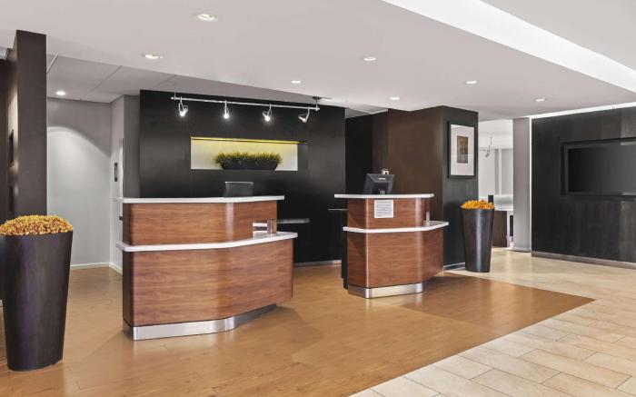 Super 8 by Wyndham Dallas Love Field Airport