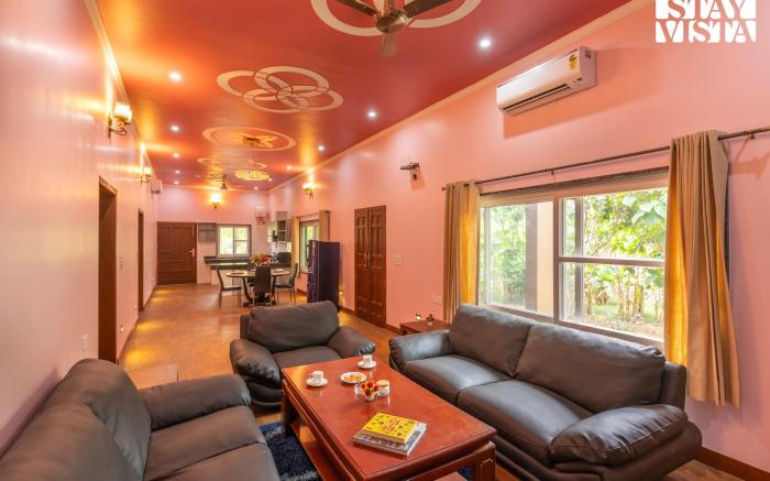 StayVista at Maple Farms with Pool, BBQ & Bonfire